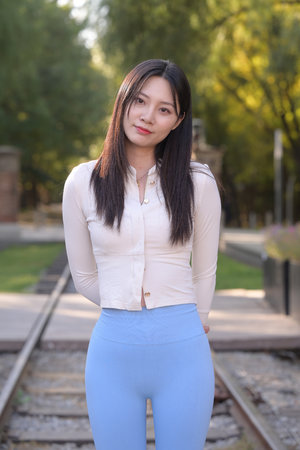 久久草莓和红颜草莓的区别